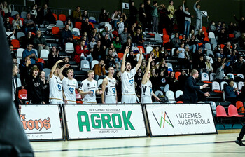 Valmierieši pārtrauc ''Buku'' 13 uzvaru sēriju, sagraujot ar +48; V. Vēveris tuvu ''triple-double''