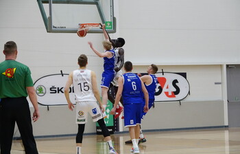 Uzvara Tallinā: Zrno debitē ar 15 punktiem, Gakam ''double-double'', Saleniekam 17+5+5