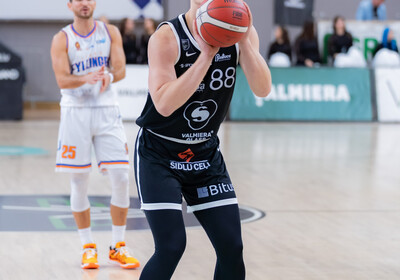 ENBL: VALMIERA GLASS VIA : Fyllingen Lions