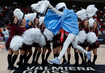 LAT-EST: VALMIERA GLASS VIA : Keila Coolbet