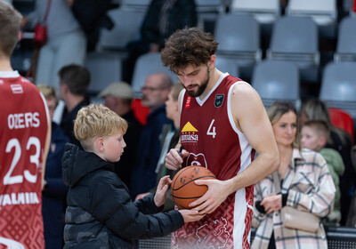 LAT-EST: VALMIERA GLASS VIA : BK Ventspils