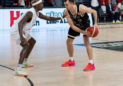 ENBL: VALMIERA GLASS VIA : Hefte Helfen Bulls Kapfenberg