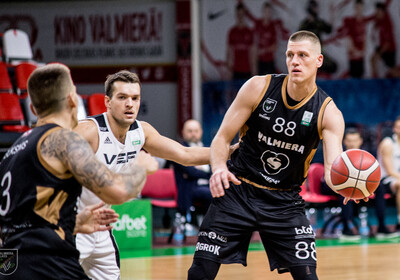 LAT-EST: VALMIERA GLASS VIA – VEF RĪGA