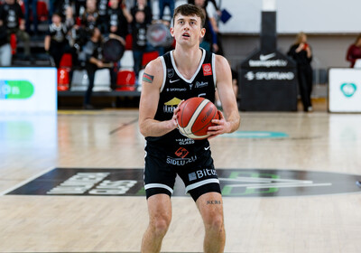 LAT-EST: VALMIERA GLASS VIA : Rīgas Zeļļi