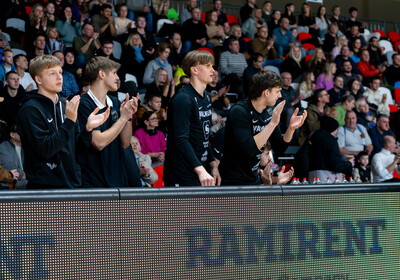 LAT-EST: VALMIERA GLASS VIA : Rīgas Zeļļi