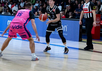 LAT-EST: VALMIERA GLASS VIA : Rīgas Zeļļi