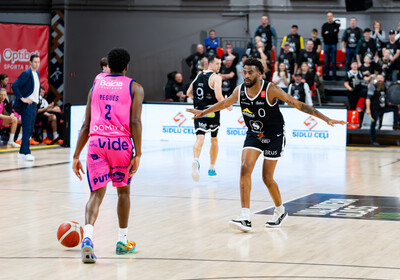 LAT-EST: VALMIERA GLASS VIA : Rīgas Zeļļi