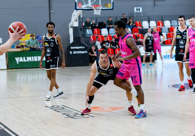 LAT-EST: VALMIERA GLASS VIA : Rīgas Zeļļi