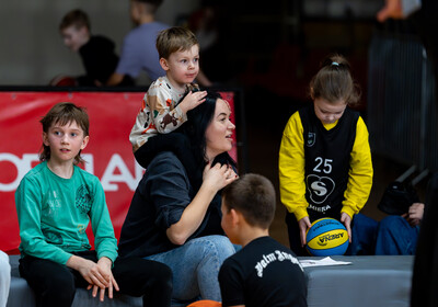 LAT-EST: VALMIERA GLASS VIA : Rīgas Zeļļi