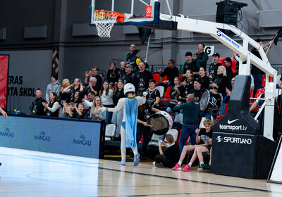 LAT-EST: VALMIERA GLASS VIA : Rīgas Zeļļi