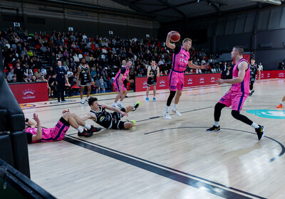 LAT-EST: VALMIERA GLASS VIA : Rīgas Zeļļi