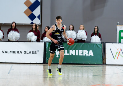 LAT-EST: VALMIERA GLASS VIA : Rīgas Zeļļi