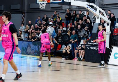 LAT-EST: VALMIERA GLASS VIA : Rīgas Zeļļi