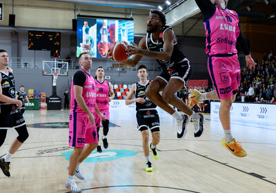 LAT-EST: VALMIERA GLASS VIA : Rīgas Zeļļi