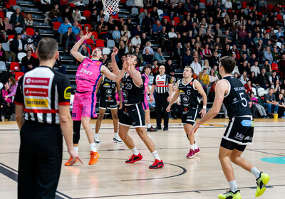 LAT-EST: VALMIERA GLASS VIA : Rīgas Zeļļi