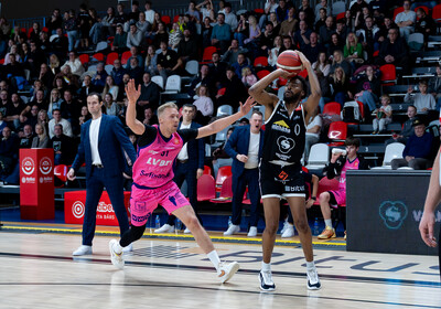 LAT-EST: VALMIERA GLASS VIA : Rīgas Zeļļi