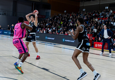 LAT-EST: VALMIERA GLASS VIA : Rīgas Zeļļi