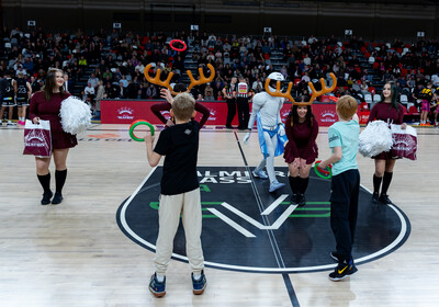 LAT-EST: VALMIERA GLASS VIA : Rīgas Zeļļi