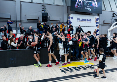 LAT-EST: VALMIERA GLASS VIA : Rīgas Zeļļi