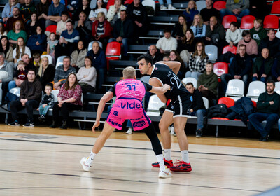 LAT-EST: VALMIERA GLASS VIA : Rīgas Zeļļi