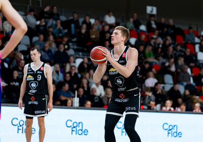 LAT-EST: VALMIERA GLASS VIA : Rīgas Zeļļi