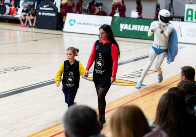 LAT-EST: VALMIERA GLASS VIA : Rīgas Zeļļi