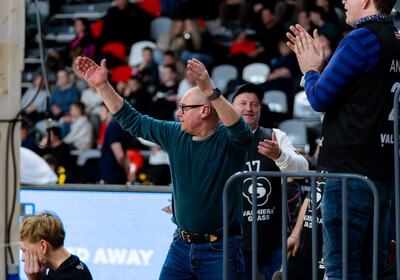 LAT-EST: VALMIERA GLASS VIA : Rīgas Zeļļi