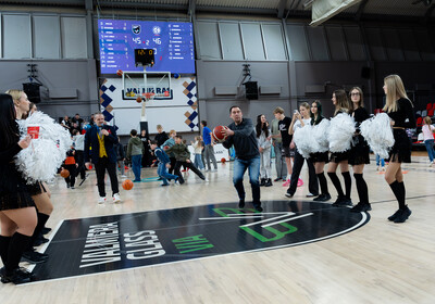 LAT-EST: VALMIERA GLASS VIA : Kalev/Cramo