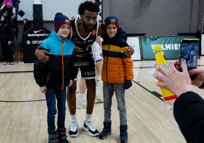 LAT-EST: VALMIERA GLASS VIA : Kalev/Cramo