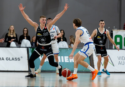 LAT-EST: VALMIERA GLASS VIA : Kalev/Cramo