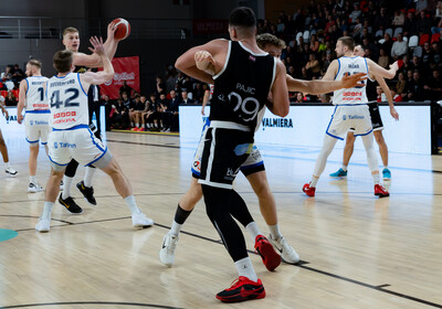 LAT-EST: VALMIERA GLASS VIA : Kalev/Cramo