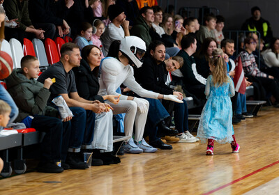 LAT-EST: VALMIERA GLASS VIA : Kalev/Cramo