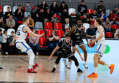 LAT-EST: VALMIERA GLASS VIA : Kalev/Cramo