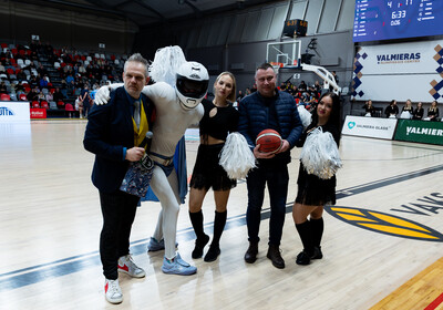 LAT-EST: VALMIERA GLASS VIA : Kalev/Cramo