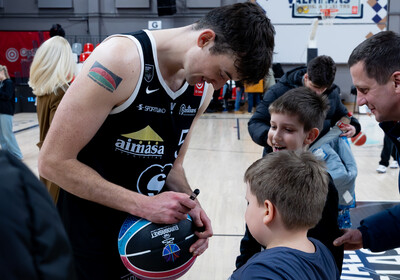 LBUK: VALMIERA GLASS VIA : VEF Rīga