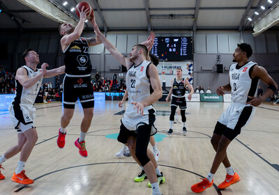 LBUK: VALMIERA GLASS VIA : VEF Rīga