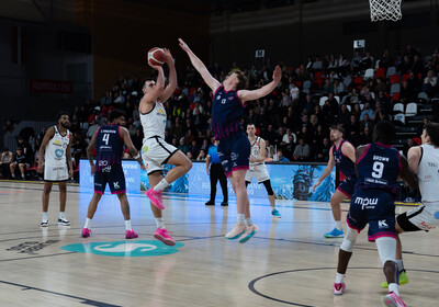 ENBL: VALMIERA GLASS VIA : Bristol Flyers