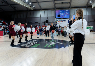 LAT-EST: VALMIERA GLASS VIA : Transcom Parnu