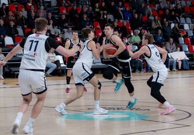 LAT-EST: VALMIERA GLASS VIA : BK Liepāja