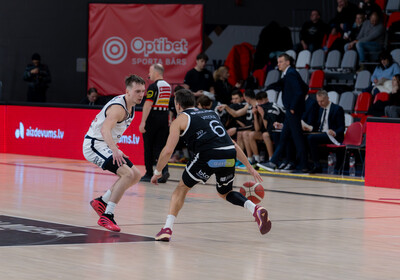 LAT-EST: VALMIERA GLASS VIA : BK Liepāja