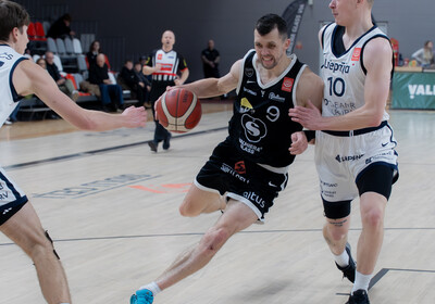 LAT-EST: VALMIERA GLASS VIA : BK Liepāja