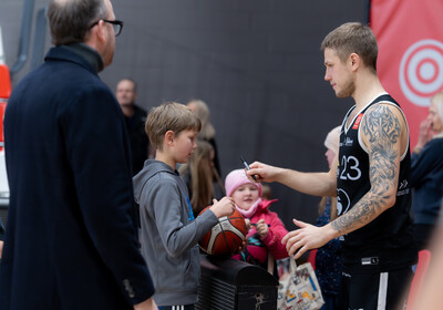 LAT-EST: VALMIERA GLASS VIA : BK Liepāja