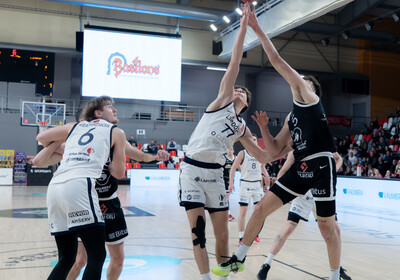 LAT-EST: VALMIERA GLASS VIA : BK Liepāja