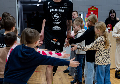 LAT-EST: VALMIERA GLASS VIA : VEF Rīga