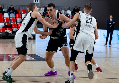 LAT-EST: VALMIERA GLASS VIA : VEF Rīga