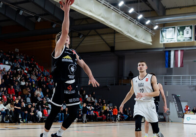 LAT-EST: VALMIERA GLASS VIA : VEF Rīga