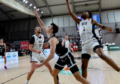 LAT-EST: VALMIERA GLASS VIA : VEF Rīga