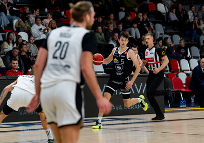 LAT-EST: VALMIERA GLASS VIA : VEF Rīga