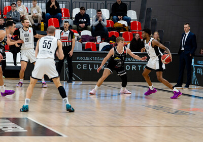 LAT-EST: VALMIERA GLASS VIA : VEF Rīga