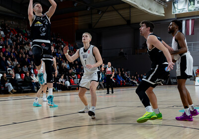 LAT-EST: VALMIERA GLASS VIA : VEF Rīga